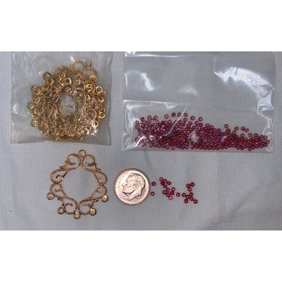 Assorted Jewelry Making Beads & Findings Set With Floral Glass Beads Gold Findin - Picture 4 of 4